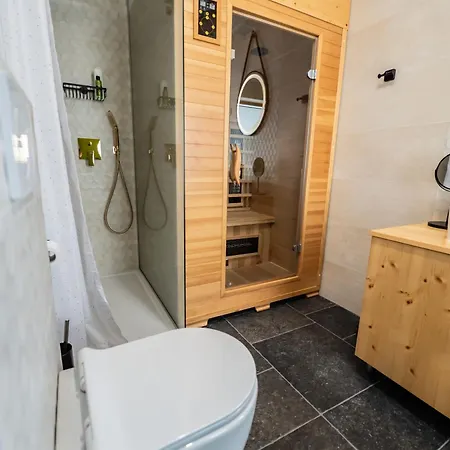 Holiday home Vineyard Kraljevi Koticek *